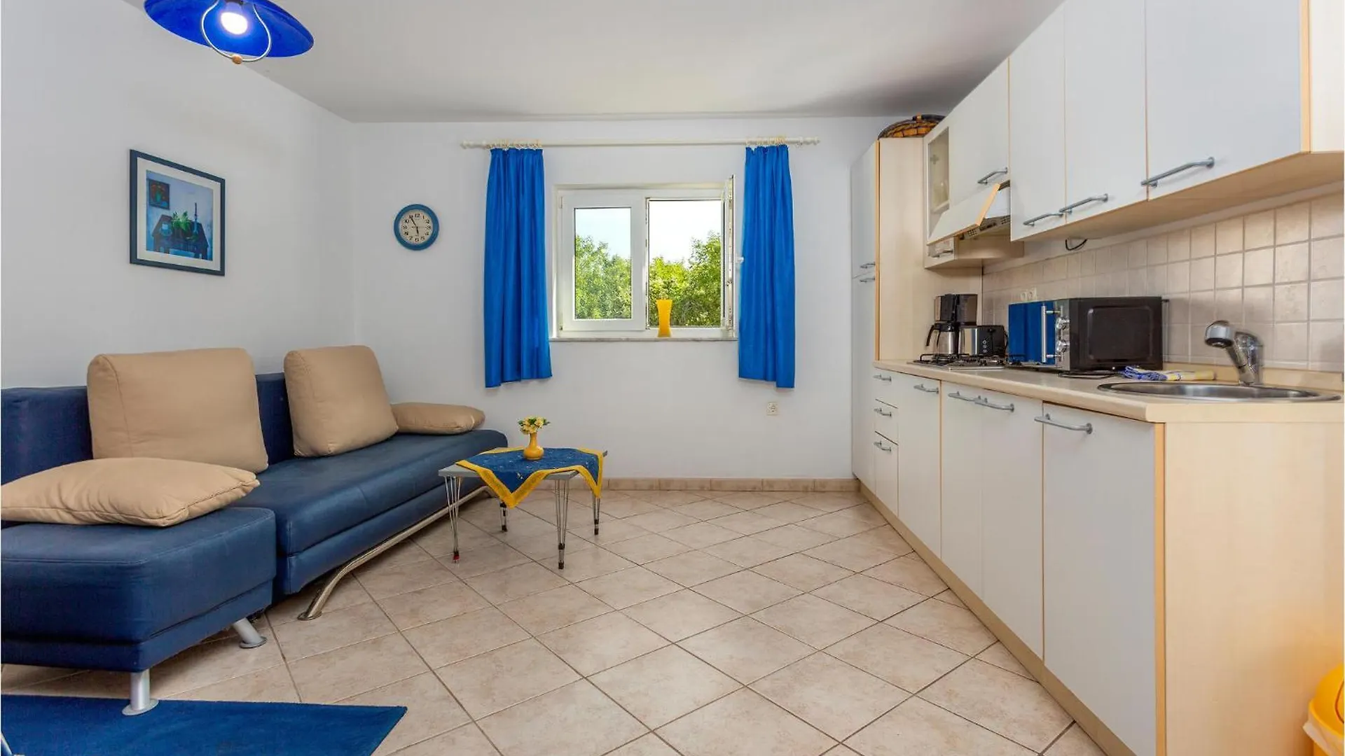 Pet Friendly Apartment In Malinska With Kitchen 0*,